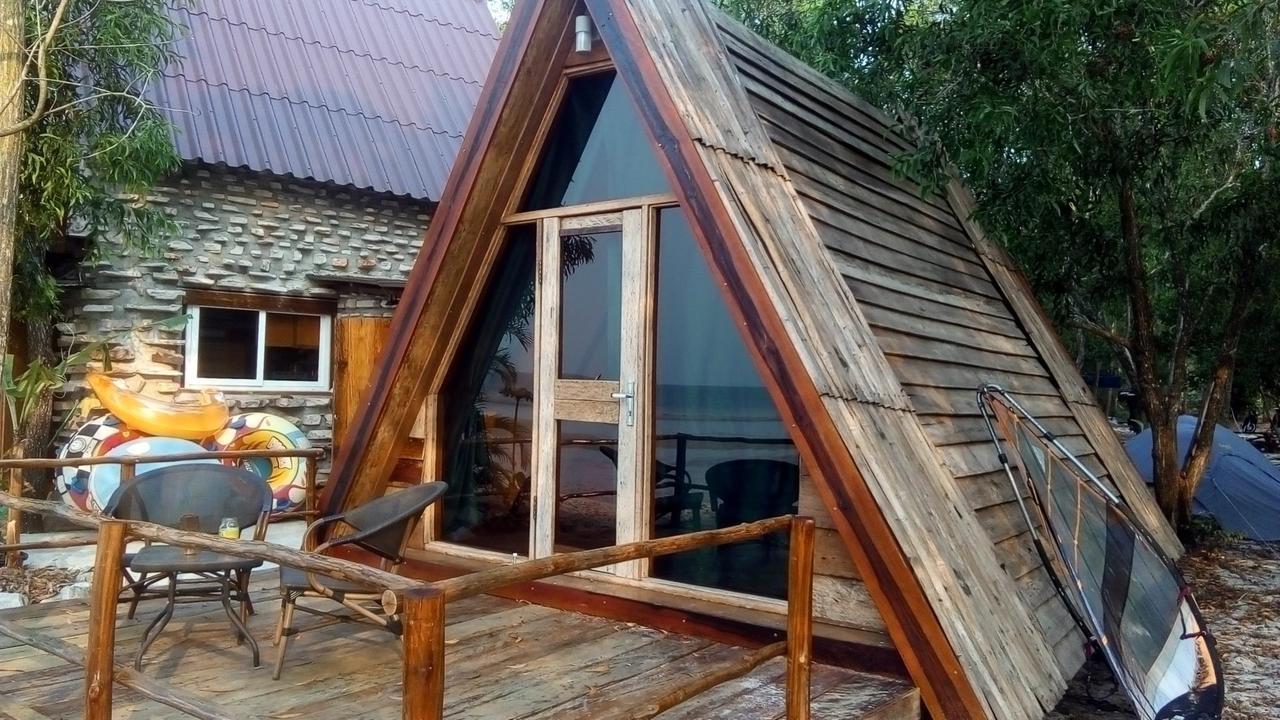 The Boarding House Hotell Sihanoukville Exteriör bild