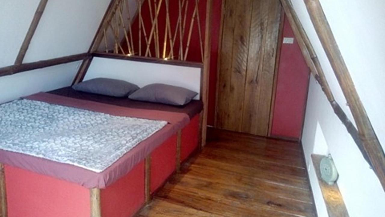The Boarding House Hotell Sihanoukville Exteriör bild