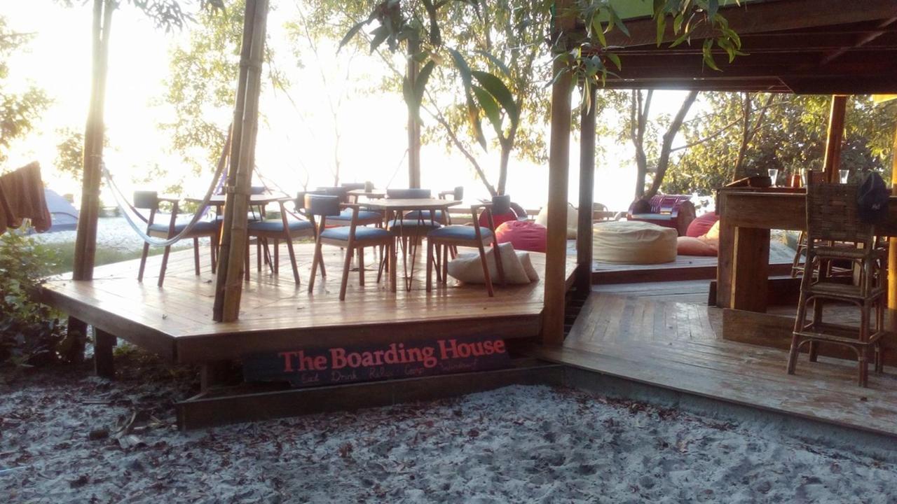 The Boarding House Hotell Sihanoukville Exteriör bild
