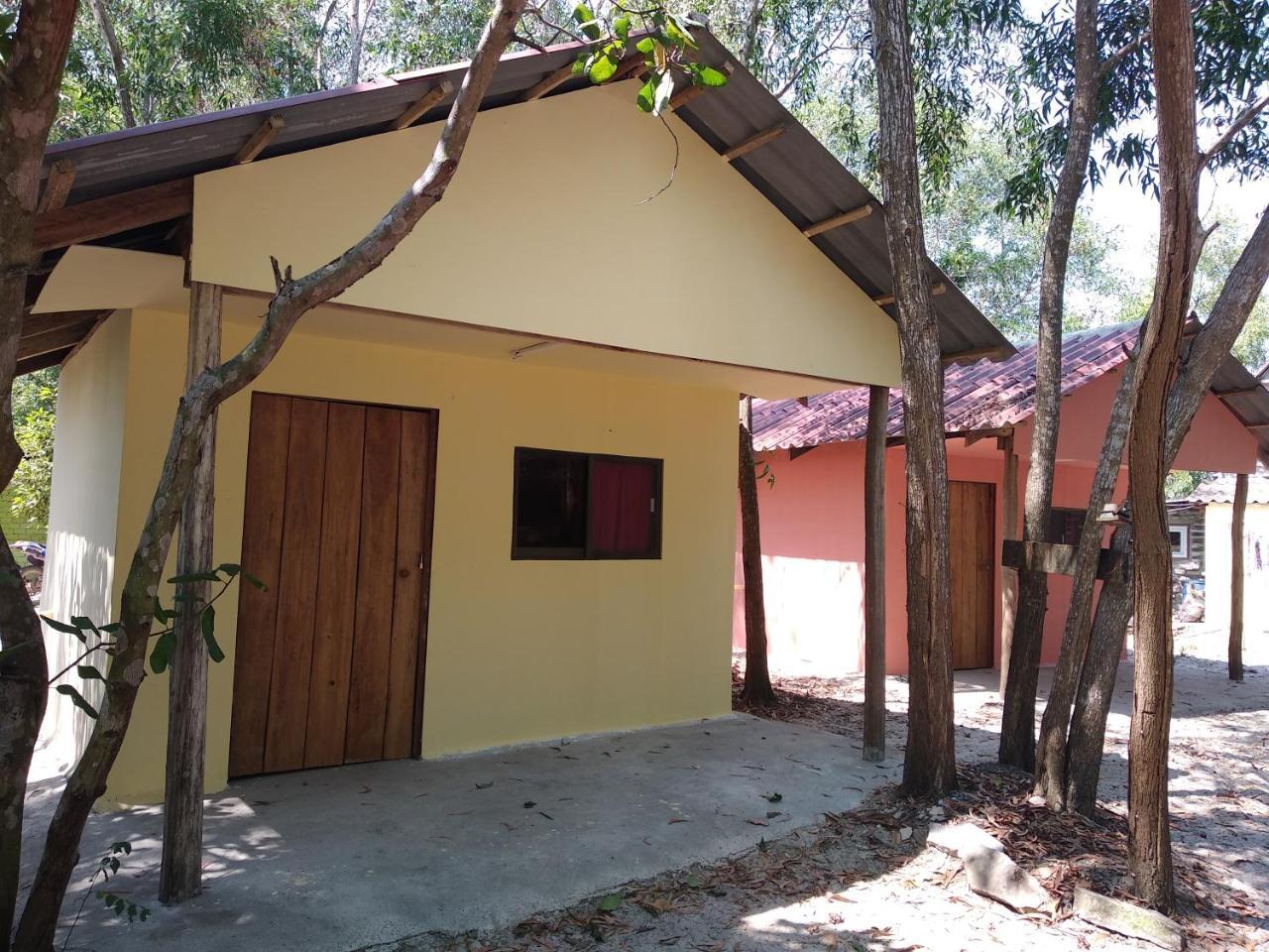 The Boarding House Hotell Sihanoukville Exteriör bild