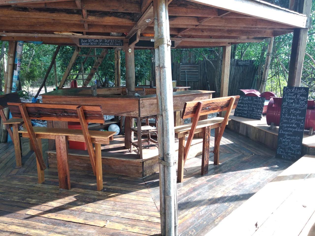 The Boarding House Hotell Sihanoukville Exteriör bild