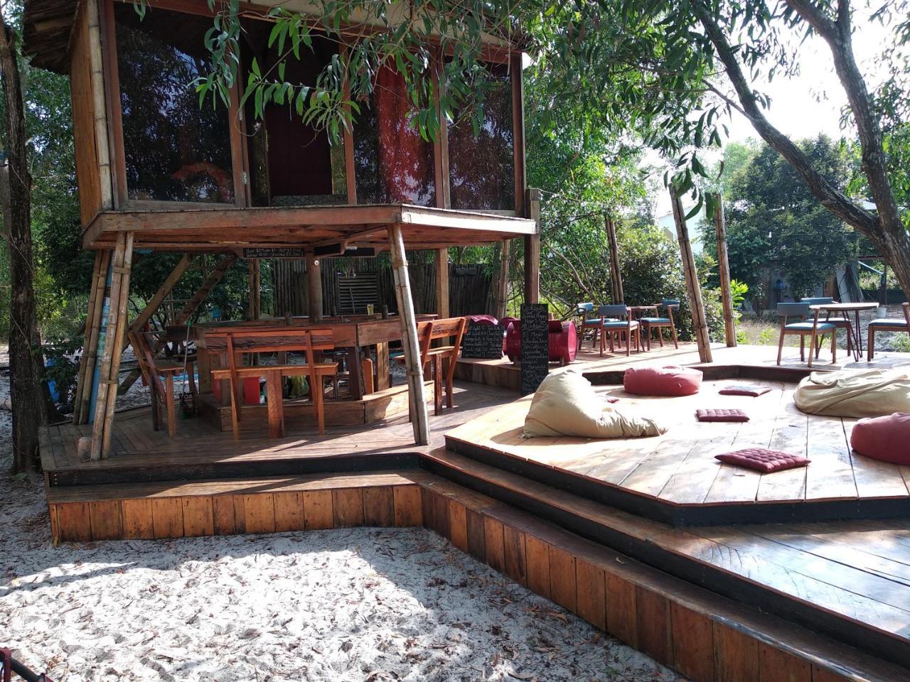 The Boarding House Hotell Sihanoukville Exteriör bild